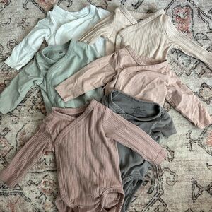 Lot of 6 H&M Newborn onesies